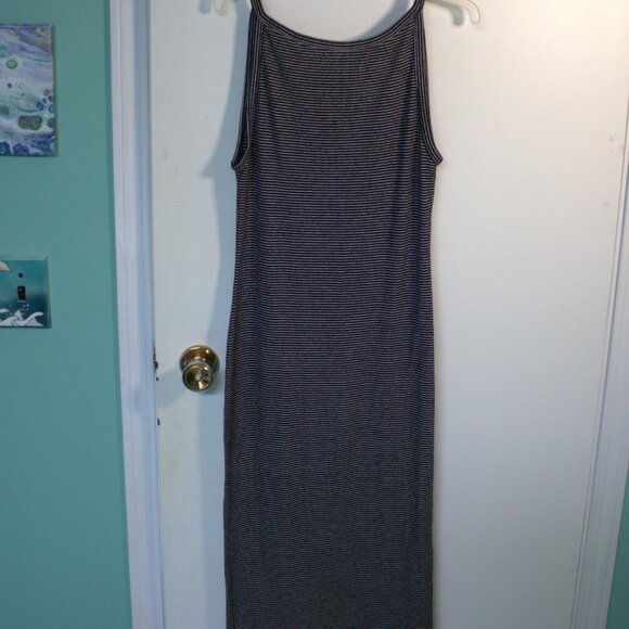 Black and White Striped Bodycon Dress - Picture 7 of 7